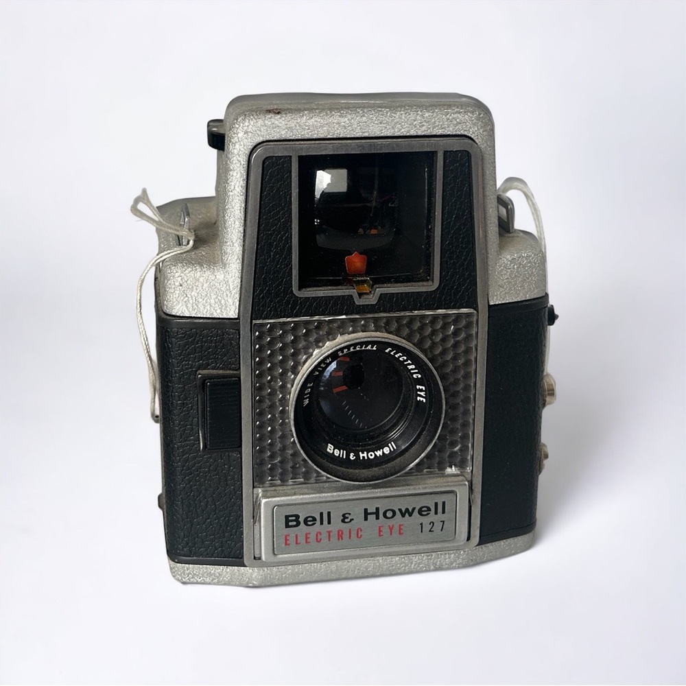 Vintage 1959 Bell & Howell Electric Eye 127 Camera 🖤